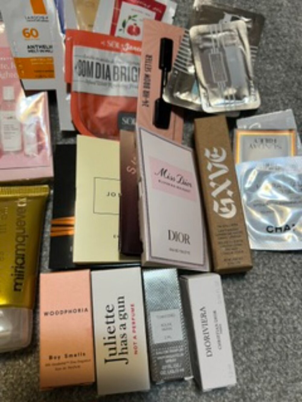 NWT 40+ Piece Luxury Sample Beauty Bundle inc. Diptyque, Sisley, Chanel, YSL - Picture 6 of 7